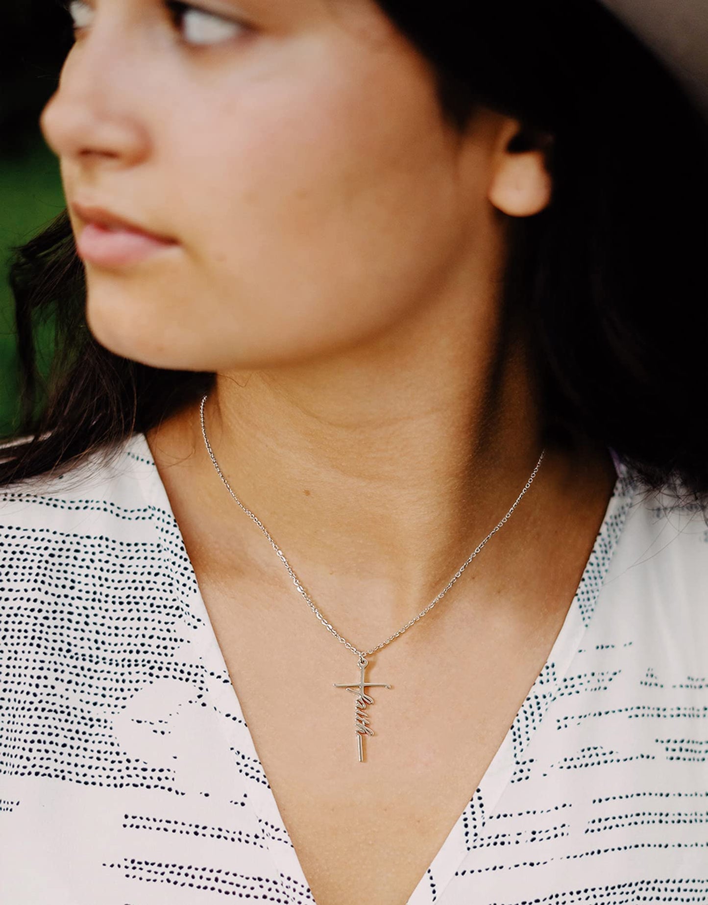 Lcherry Mom Cross Necklace for Women - Birthday Gifts for Mom, Religious Christian Jewelry Mother's Day Gifts for Women